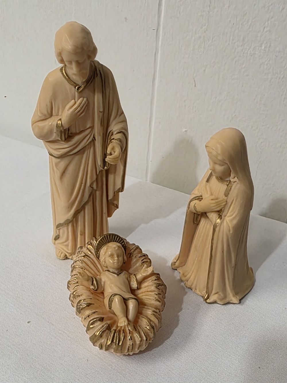 ARA Plastics Hong Kong Holy Family #1747 1962 Cream Nativity Figurine Set